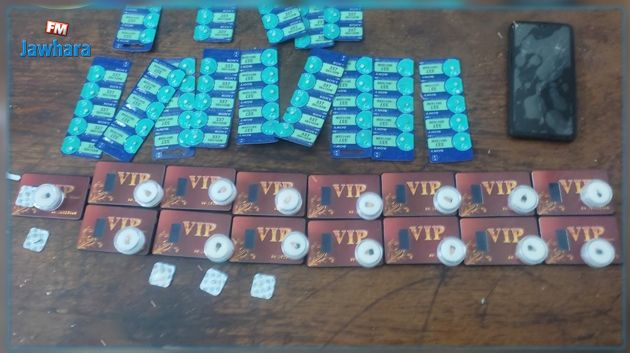 العاصمة: ضبط أجنبي بصدد بيع سماعات تستعمل في الغش خلال الامتحانات