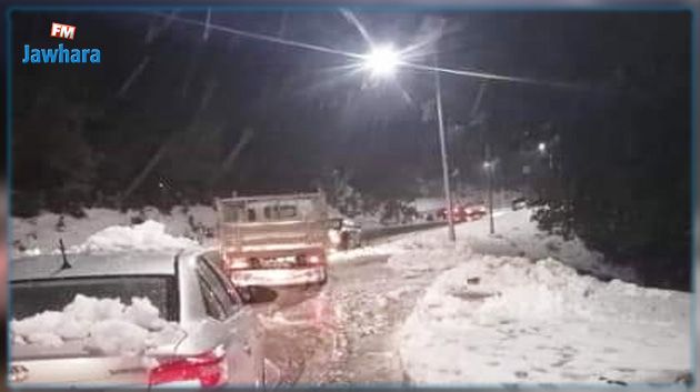 بسبب تواصل تساقط الثلوج: منع التنقل إلى عين دراهم
