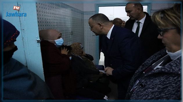 وزير الصحة يؤدي زيارة إلى مستشفى قرمبالية