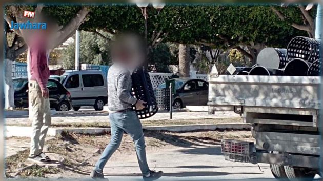 مقاول يقتلع حاويات في مدينة نابل بسبب عدم حصوله على مستحقاته : رئيسة البلدية توضّح (فيديو)