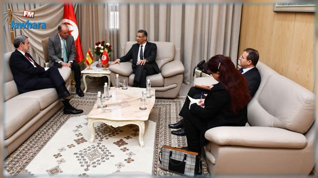 وزير الدّاخليّة يلتقي سفير المملكة الإسبانيّة بتونس