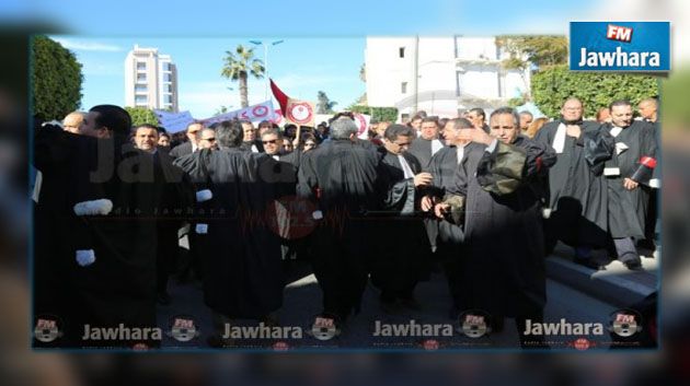 الكاف : المحامون يحتجون بعد اعتداء الأمن على زميلهم