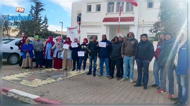 عمال الحضائر بصواف يحتجون ويدخلون في إضراب عن العمل ‎‎