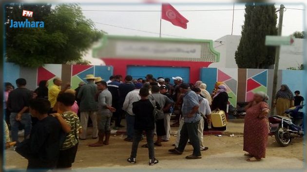 قفصة.. وقفة احتجاجية للمطالبة بتوفير الحماية للمؤسسات التربوية