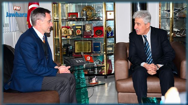 التعاون الثنائي العسكري محور لقاء وزير الدفاع بالسفير الأمريكي الجديد