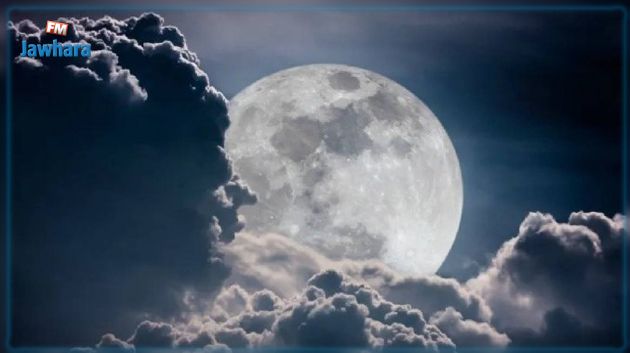 القمر يشير الى اقتراب الأيام الأكثر دفئا