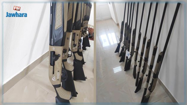 إحباط عملية تهريب 10 بنادق صيد عبر البحر