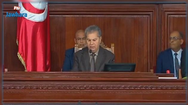 رئيس الجلسة الإفتتاحية يقدّم الواجبات المطروحة على النواب 