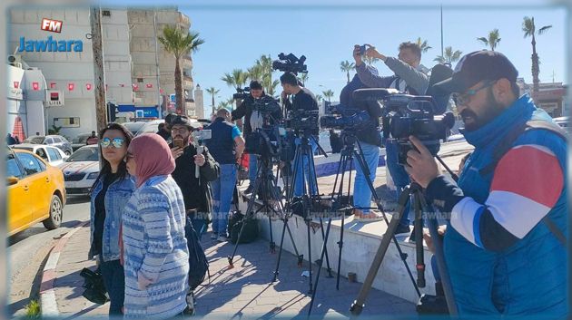 فاطمة المسدي توضّح بخصوص منع وسائل الإعلام من تغطية الجلسة الأولى للبرلمان