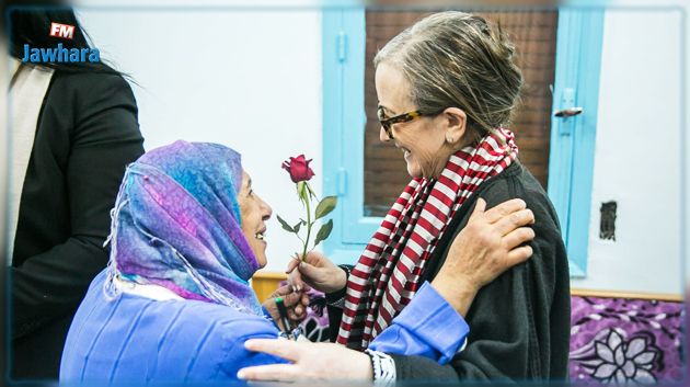 رئيسة الحكومة تشارك كبار السنّ وجبة الافطار بمؤسسة رعاية كبار السن بمنوبة