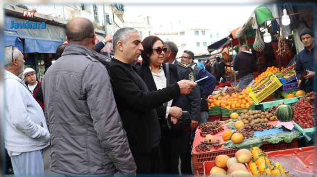 وزيرة التجارة  في جولة تفقدية لأسواق سيدي البحري والقلالين والحلفاوين (صور)