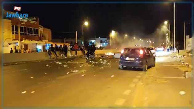 صفاقس: متساكنون يحتجون ويدعون إلى تركيز ممرات علوية بعد وفاة طفلة في حادث مرور