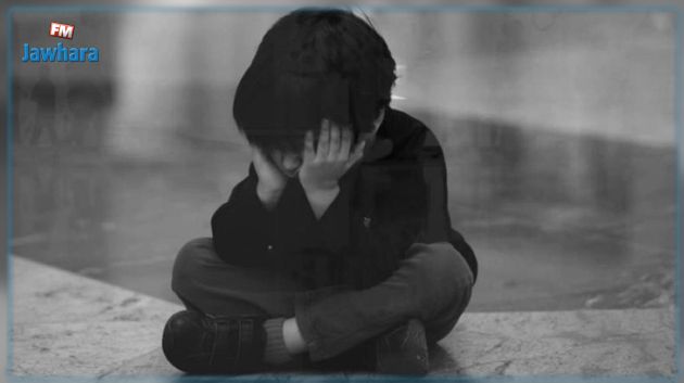 الأم تستجدي.. أب من عائلة مرفّهة يهمل طفله لأنه من ذوي الإعاقة