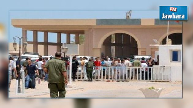 راس جدير : حوالي 500 مصريا ينتظرون إجلائهم نحو القاهرة