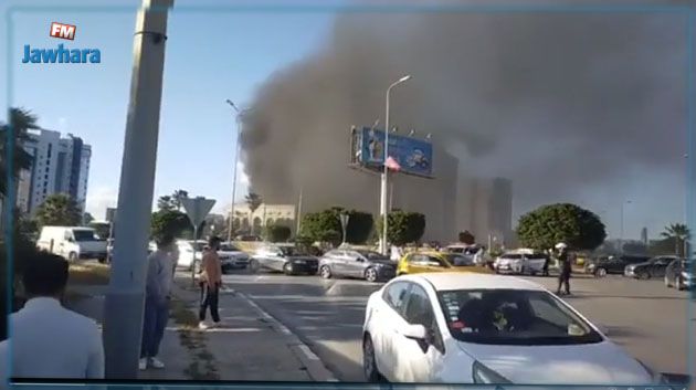 العاصمة: حريق في مبنى فرع بنكي