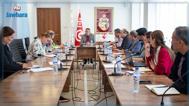 جلسة عمل بين هيئة الانتخابات وممثلين عن مؤسستي الإذاعة والتلفزة 