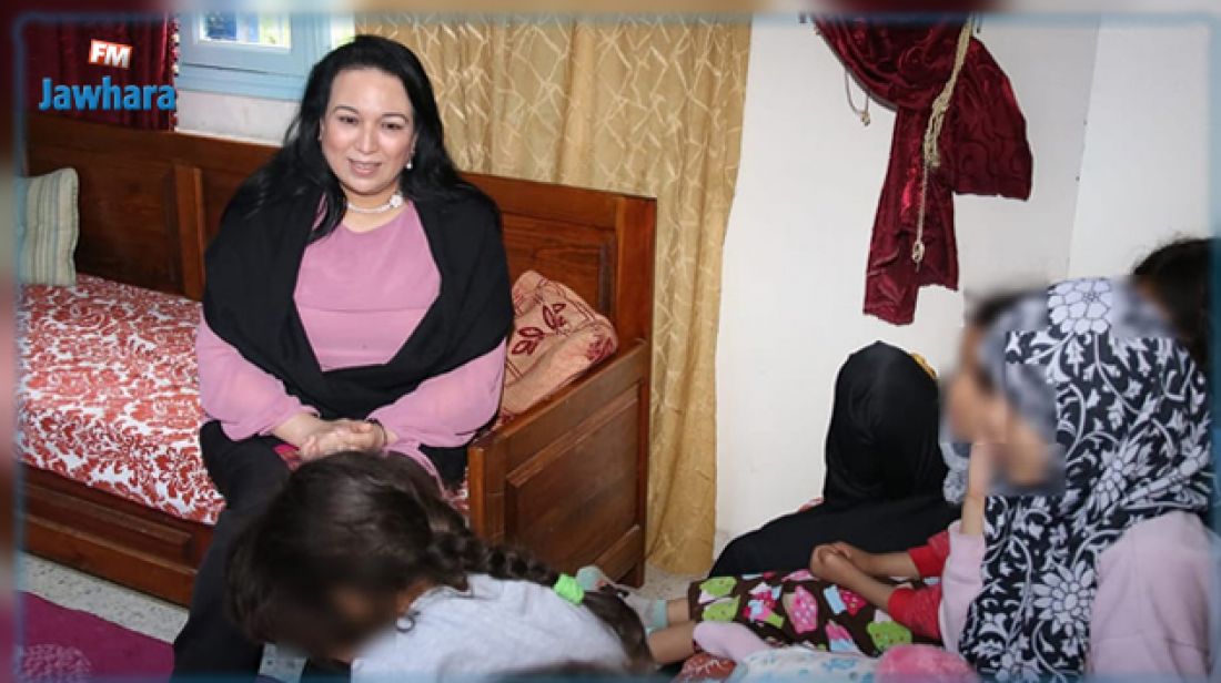 وزيرة المرأة تعاين ظروف التعهّد بأطفال عائدين من مناطق النزاع وزيرة المرأة تعاين ظروف التعهّد بأطفال عائدين من مناطق النزاع