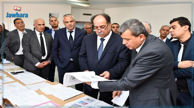 وزير الداخلية يؤدي زيارة إلى إدارة الشرطة الفنية والعلمية