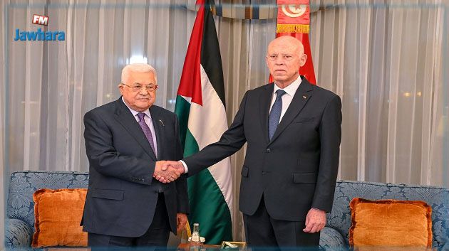 رئيس الجمهورية يجري محادثة مع الرئيس الفلسطيني