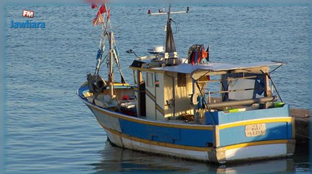 لليوم الخامس.. تواصل احتجاز مركب صيد تونسي على متنه 6 بحّارة في ليبيا