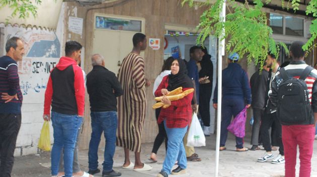 القصرين.. مشهد الطوابير أمام المخابز متواصل منذ أكثر من أسبوع 