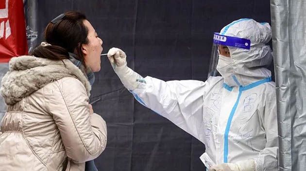 65 مليون إصابة أسبوعياً.. الصين في مواجهة موجة جديدة من كورونا
