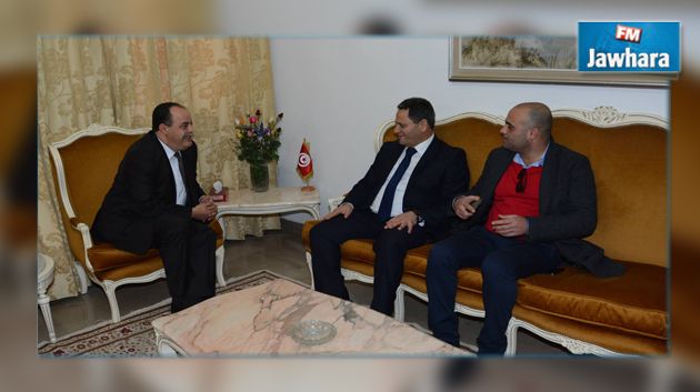 وزير الداخلية يتعهد بتسهيل عمل الصحفيين