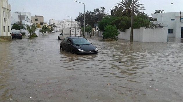 انقطاع حركة المرور بعدد من الطرقات 