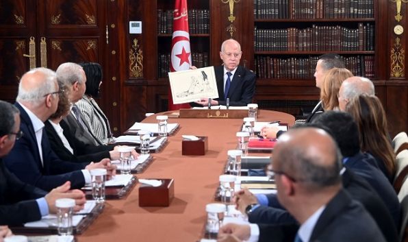 رضا شكندالي يكشف عن كواليس اجتماع رئيس الدولة مع أساتذة جامعيين