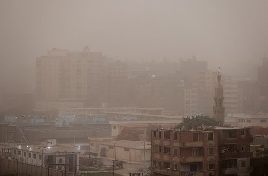 العاصفة الرملية في مصر: السلطات تطلق تحذيرات وتقدم إرشادات