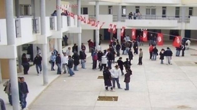 القيروان: تلميذ التاسعة أساسي يحاول إضرام النار في مدير مدرسة إعدادية (فيديو)