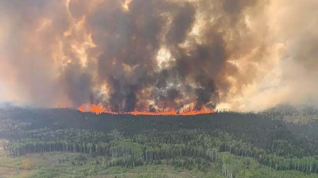 كندا: إجلاء الآلاف من سكان كيبيك جرّاء حرائق الغابات