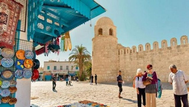 زيادة في العائدات السياحية وتراجع في احتياطي النقد الأجنبي 