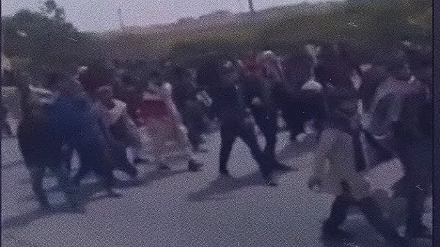 ليبيا: ترحيل مصريين إلى بلادهم سيرا على الأقدام (فيديو)