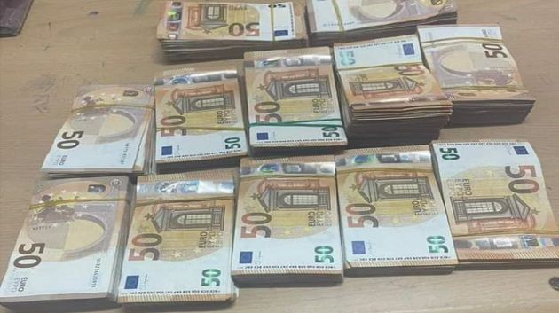 راس جدير: إحباط تهريب مبلغ مالي من العملة الأجنبية نحو ليبيا