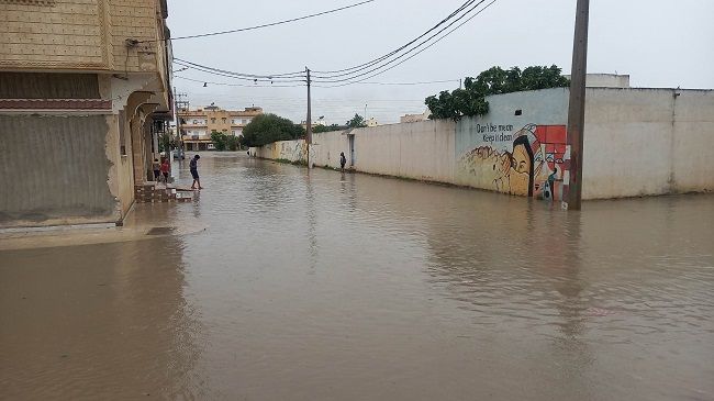 جندوبة .. أمطار غزيرة تغمر المنازل وشوارع معزولة تغرق في المياه (صور و فيديو)