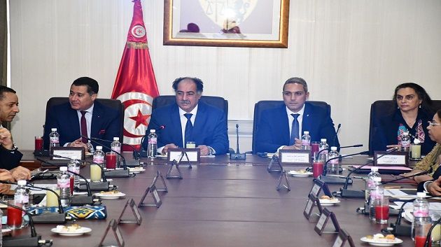 في جلسة عمل بين وزراء الداخلية والنقل والسياحة والبيئة: توصيات عاجلة استعدادا للموسم السياحي 