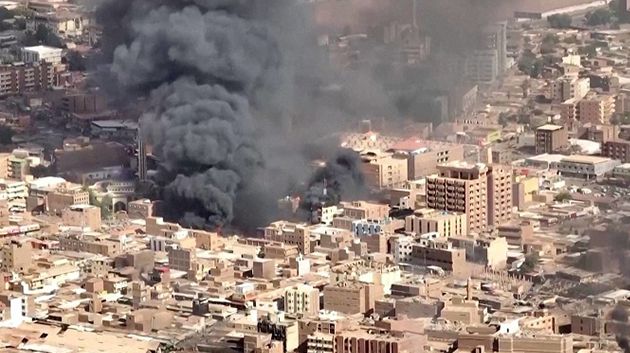 بينهم 5 أطفال.. مقتل 17 شخصًا في ضربة جويّة بالسودان