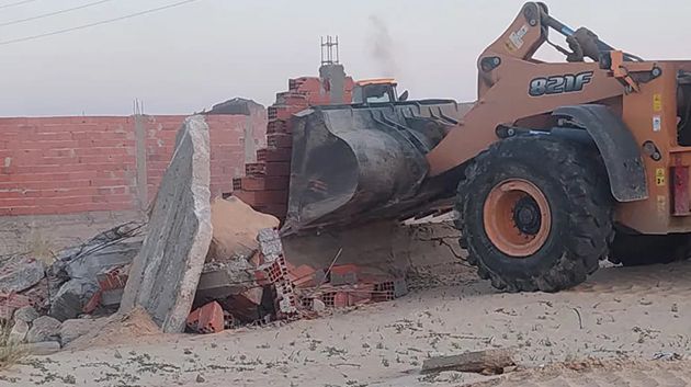 وزارة أملاك الدّولة تسترجع عقارًا دوليًّا غير فلاحي بولاية توزر