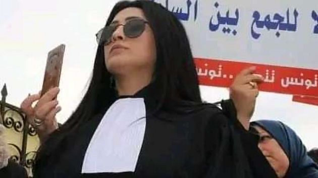 الإبقاء على المحامية إسلام حمزة في حالة سراح