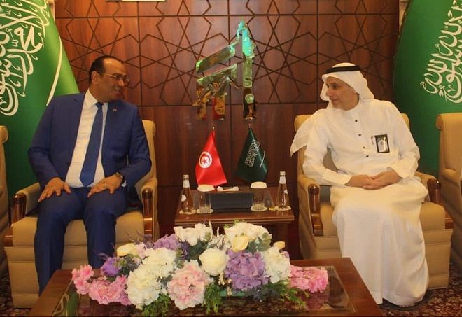 وزير الشّؤون الدّينية يعقد جلسة عمل مع رئيس شركة مطوّفي حجيج الدُّول العربيّة (صور)