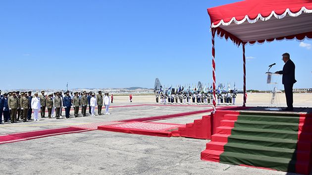 الذكرى 67 لانبعاث الجيش الوطني: وزير الدفاع يشرف على موكب تقليد الرتب وتوسيم عسكريين 