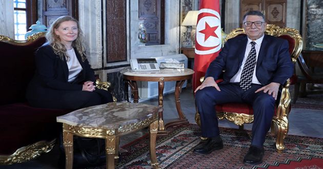 بودربالة يؤكّد لدى لقائه سفيرة بريطانيا تعويل تونس على مساعدة الدّول الصديقة