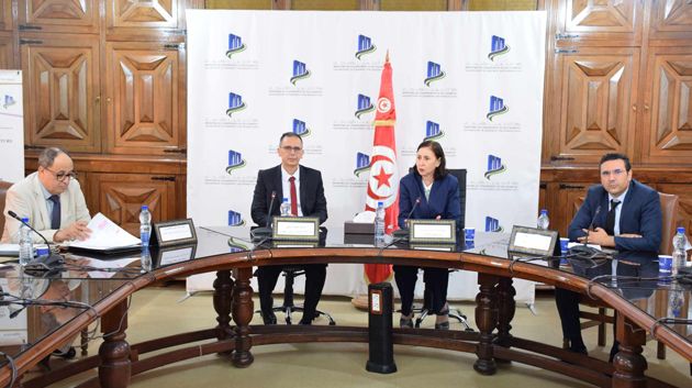 جلسة عمل حول سبل توفير المواد المقطعية لإنجاز الطريق السيــارة أ 2 