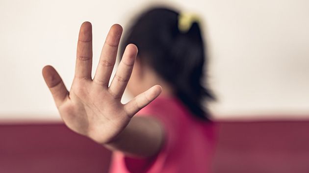 شاب يتحرّش جنسيًّا بطفلة الـ4 سنوات.. والأمن يُطلق سراحه بعد أسبوع (فيديو)
