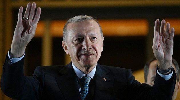 أردوغان يختتم جولته الخليجية بزيارة الإمارات