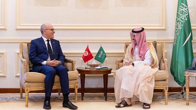 وزير الخارجية يلتقي نظيره السعودي في جدّة