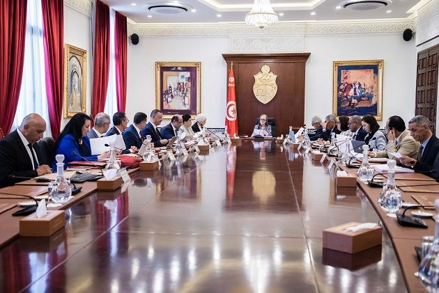 رئيسة الحكومة تشرف على إجتماع مجلس الوزراء
