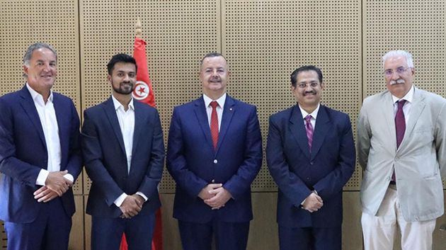 وزير الصحة يؤكد على ضرورة بحث آفاق مناسبة للاستثمار في الصناعات الدوائية