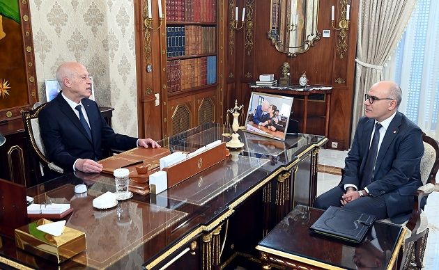 رئيس الجمهورية يدعو الى ضرورة الاسراع في اجراء الحركة الدبلوماسية والقنصلية